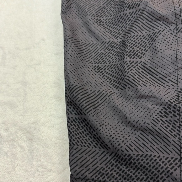 Old Navy California Deep Grey/Black Built-In Flex Board Shorts Swim NWT Size 36 - Picture 8 of 8